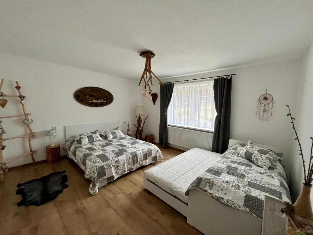 Apartmanovy Dom Adas Prosiek Exterior photo